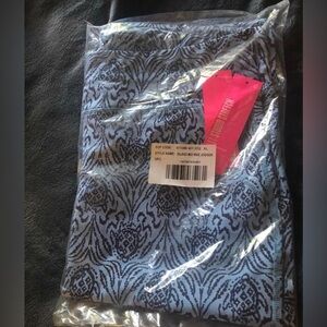 Lilly Pulitzer NWT/still in bag Island Joggers XL